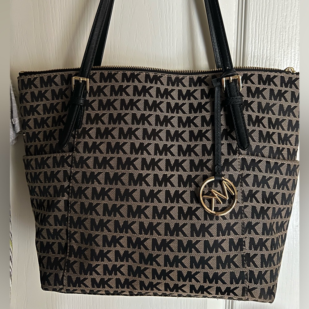 Michael Kors Signature Monogram Black and Tan Tote - Picture 5 of 13
